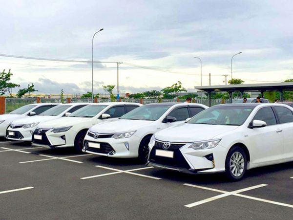 Dịch vụ xe đưa đón sân bay Tân Sơn Nhất giá rẻ Dịch vụ xe đưa đón sân bay Tân Sơn Nhất giá rẻ