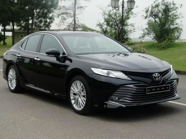 Thuê Xe Hợp Đồng 4 Chỗ Giá Tốt, Xe Đời Mới