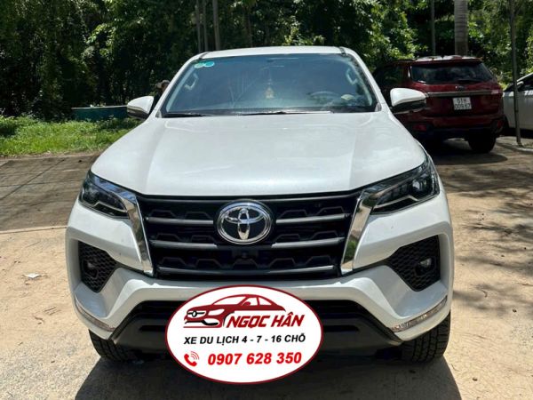 Thuê Xe 4 Chỗ Tại Tân Phú – Có Tài Xế Riêng, Giá Tốt Hàng Đầu