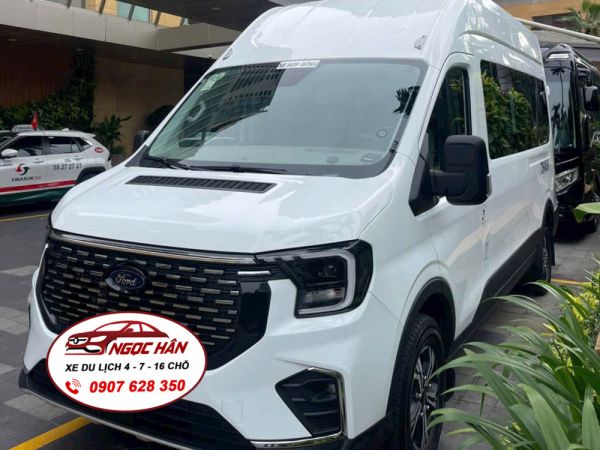 Công ty cho thuê xe du lịch tại TPHCM giá rẻ